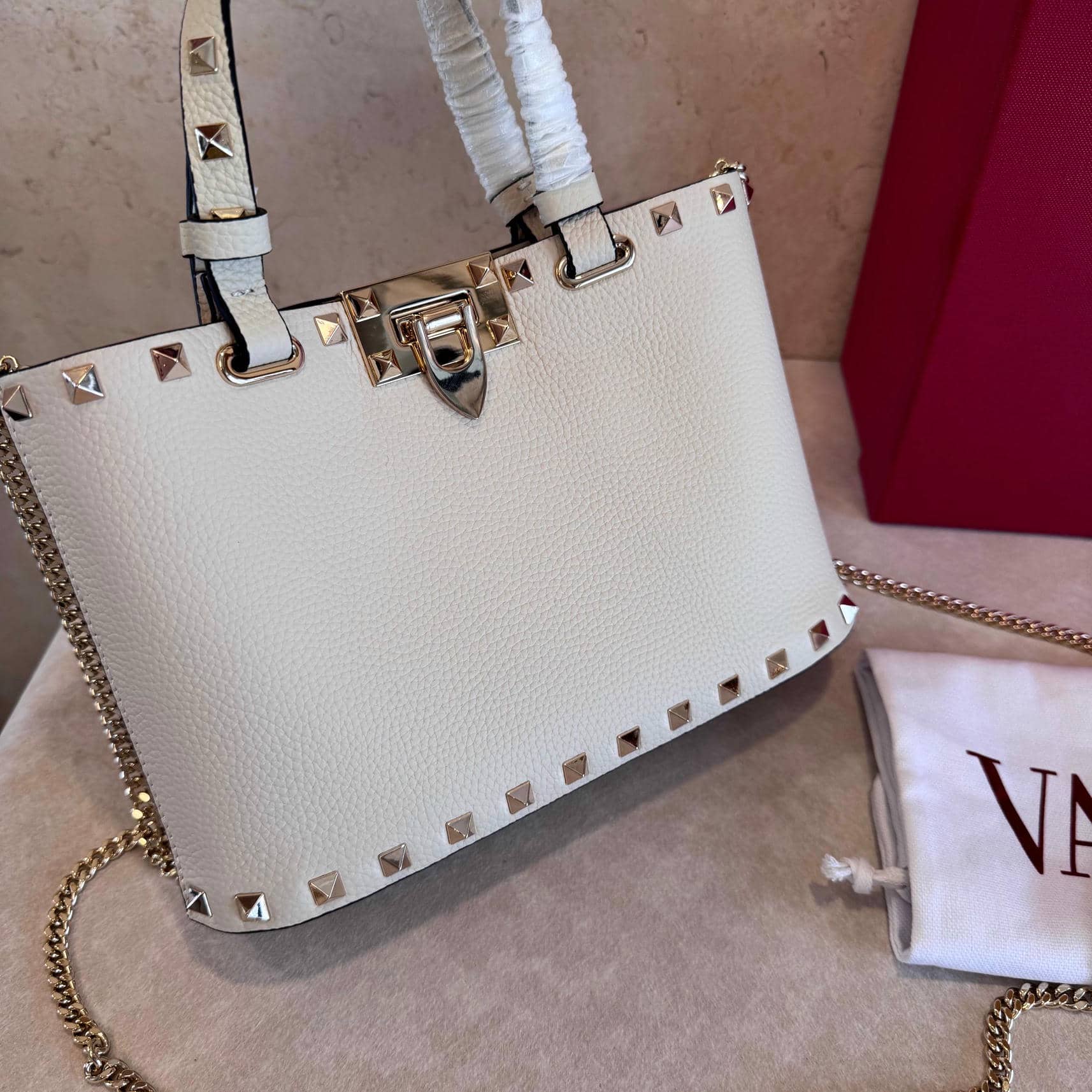 Tote Garavani Rockstud